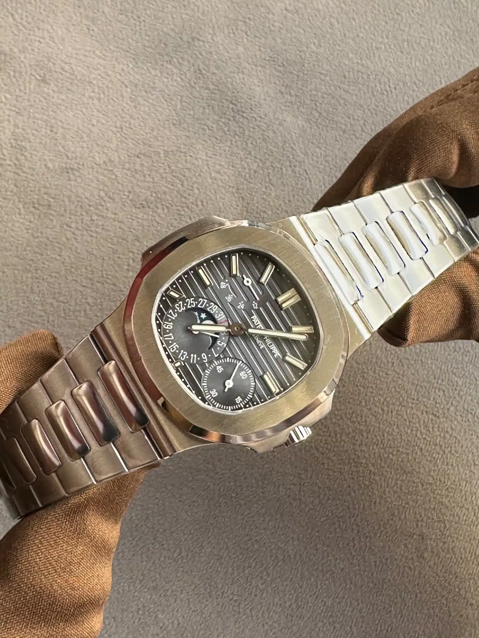 Patek Philippe Nautilus Moon Phase 5712/1A-001