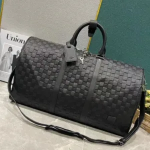 LOUSE VUITTON